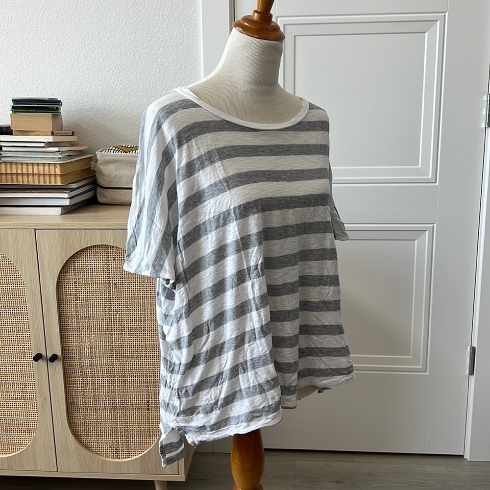 James Perse Light cotton grey/white top EUC size 4